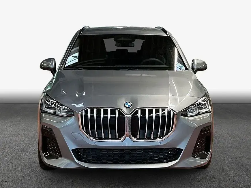 Neu BMW 220 Active Tourer Performance 156 PS (114 kW) 2026 Skyscraper grau metallic Van / Kleinbus