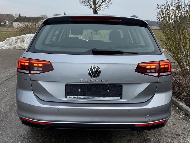 Gebraucht VW Passat 150 PS (110 kW) 2022 Silber Kombi