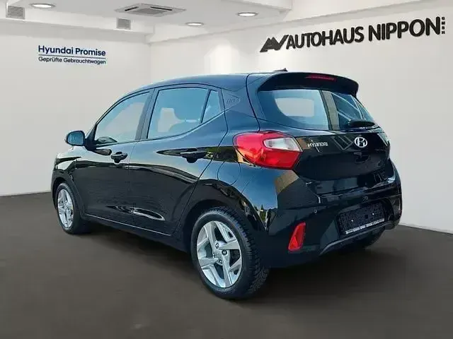Gebraucht Hyundai i10 Trend 84 PS (61 kW) 2023 Phantom black Kleinwagen