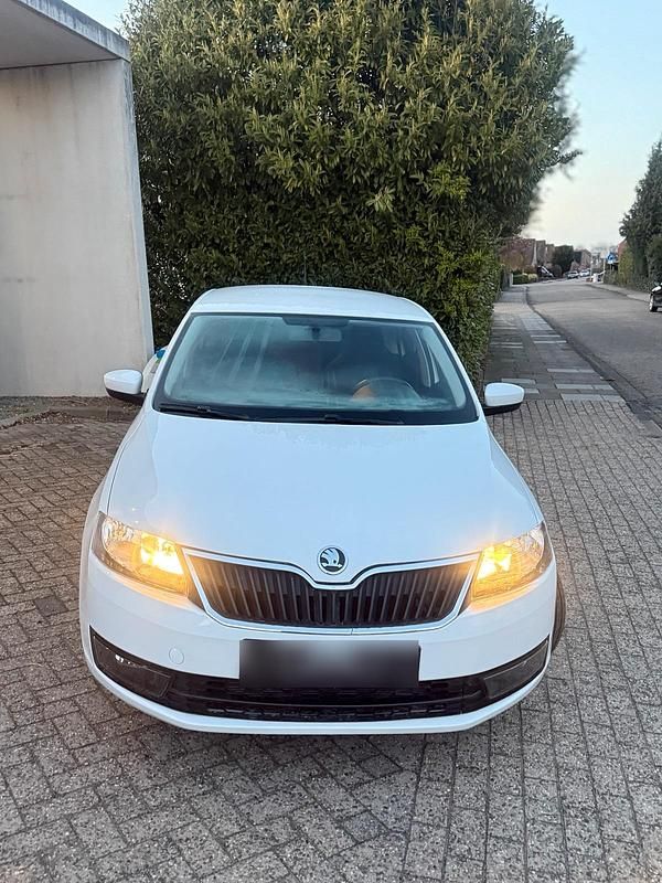 Gebraucht Skoda Rapid 110 PS (80 kW) 2014 Weiß Kleinwagen
