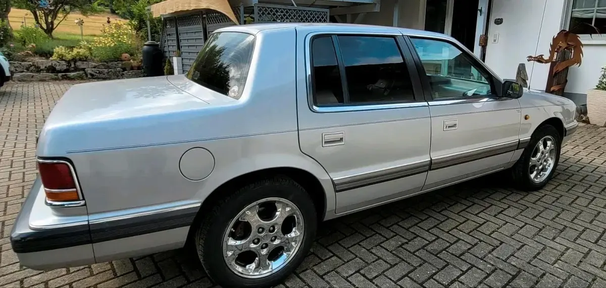 Gebraucht Chrysler Saratoga 97 PS (71 kW) 1991 Silber Limousine