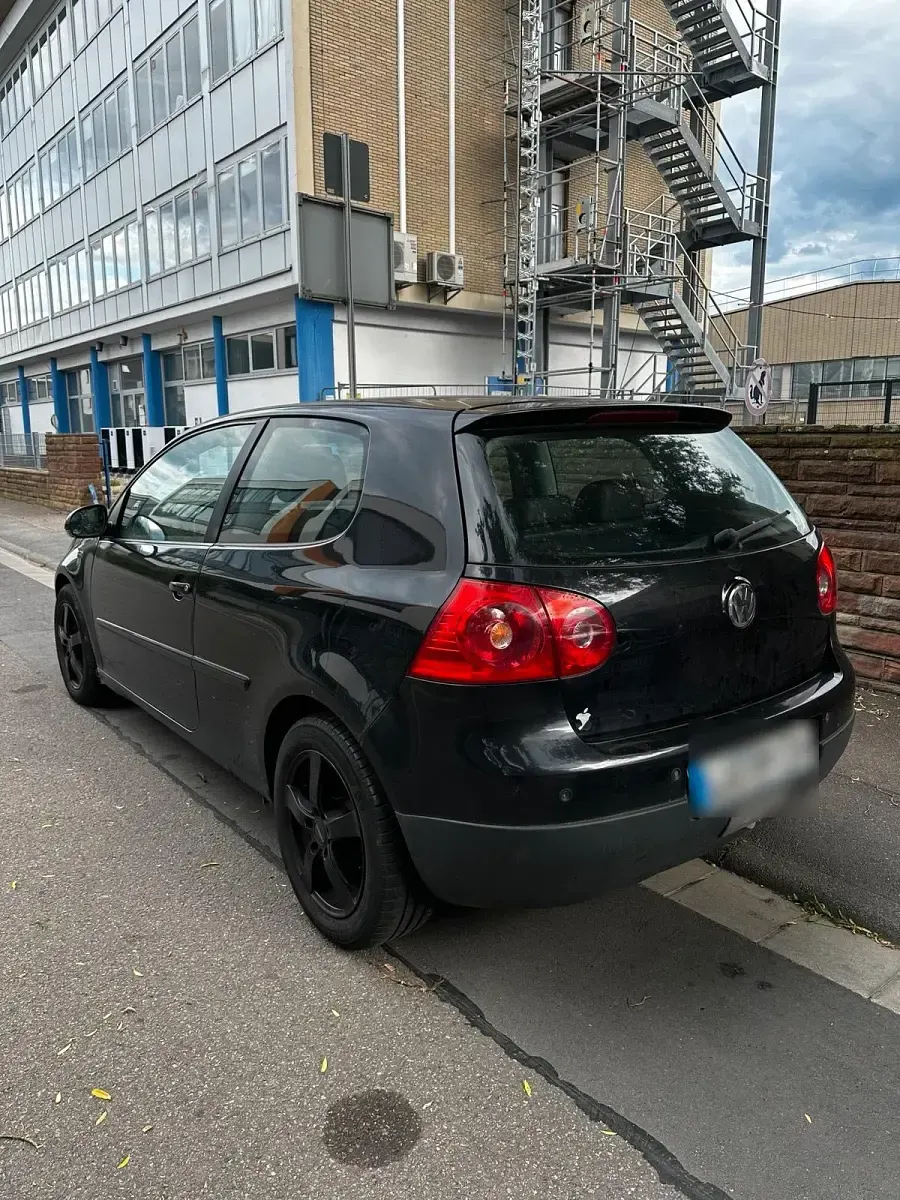 Gebraucht VW Golf 105 PS (77 kW) 2005 Schwarz Coupé