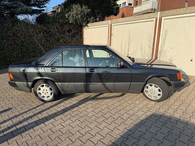 Gebraucht Mercedes 190 75 PS (55 kW) 1989 Grau Limousine