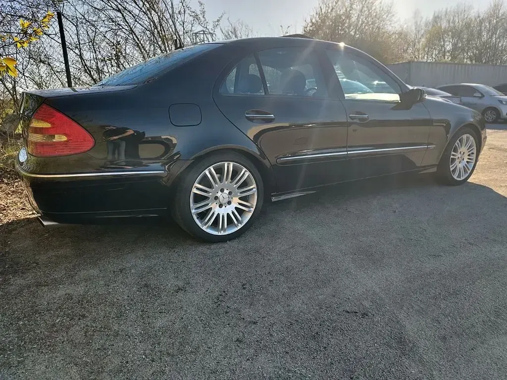 Gebraucht Mercedes E350 Avantgarde 272 PS (200 kW) 2006 Schwarz Limousine