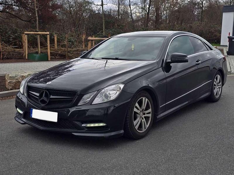 Gebraucht Mercedes E200 Avantgarde 184 PS (135 kW) 2013 Schwarz Coupé