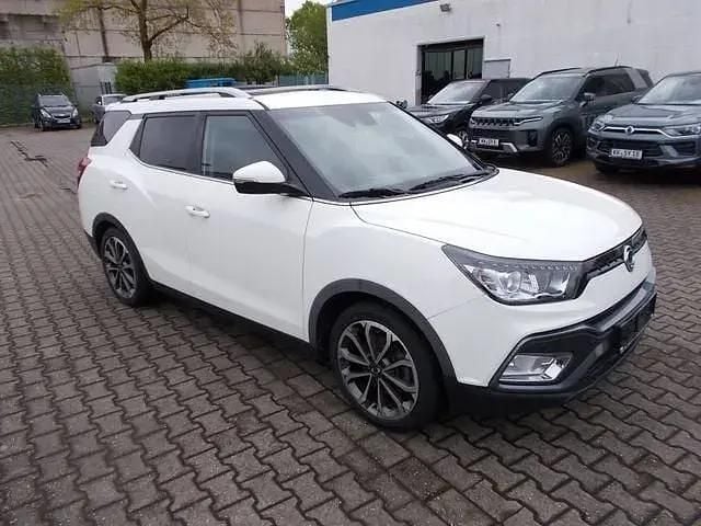 Gebraucht SsangYong XLV Quartz 128 PS (94 kW) 2016 Weiß SUV