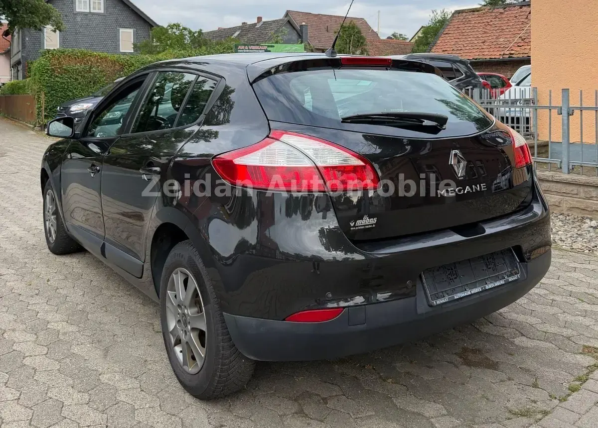 Gebraucht Renault Mégane Expression 101 PS (74 kW) 2010 Schwarz Limousine