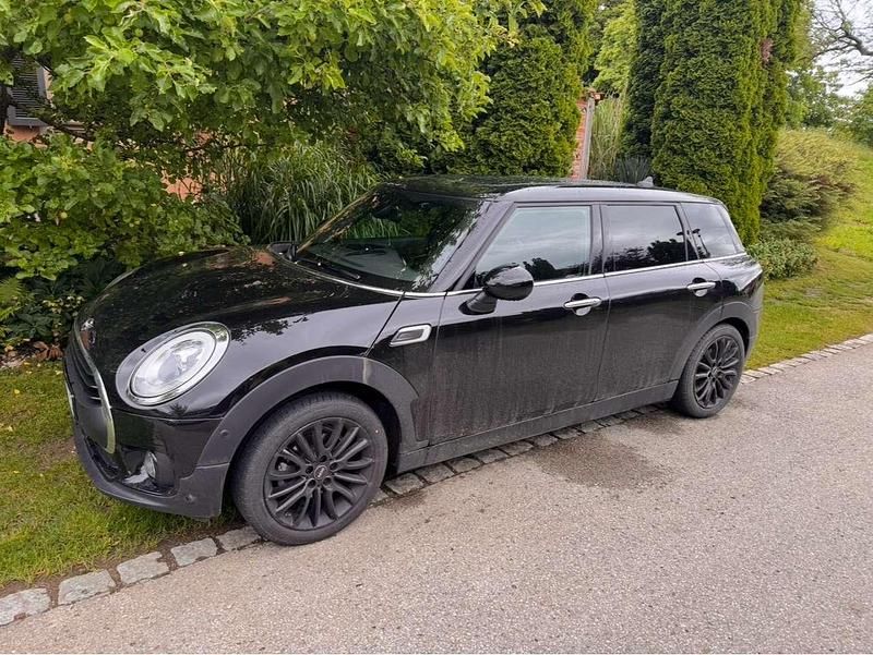 Schwarz Gebraucht 2018 Mini One Clubman Kombi | 15.500 € (Guter Preis) - Bild 1/2