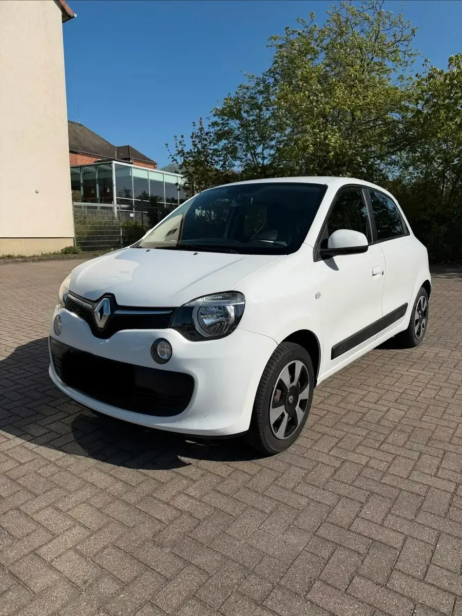 Second-hand Renault Twingo 71 CP (52 kW) 2015 Alb Hatchback