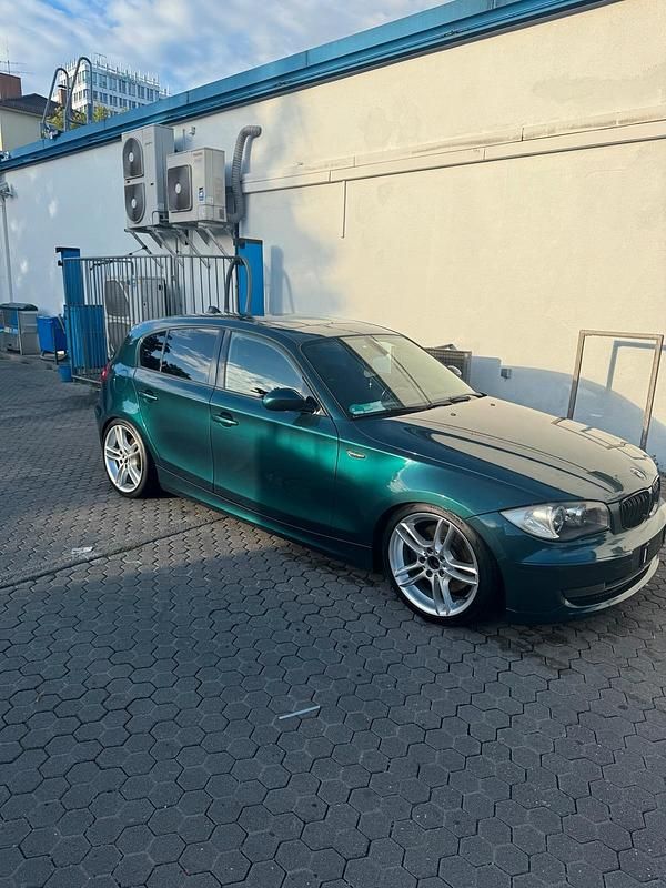 Grün Gebraucht 2008 BMW 123 Efficient Dynamics Kleinwagen | 5.500 € (Fairer Preis) - Bild 1/4