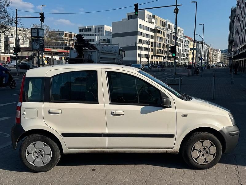 Gebraucht Fiat Panda 60 PS (44 kW) 2009 Weiß Kleinwagen