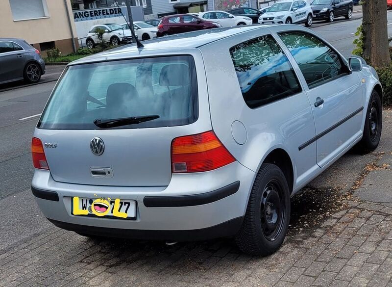 Silber Gebraucht 1999 VW Golf IV Basis Limousine | 875 € (Guter Preis) - Bild 1/4