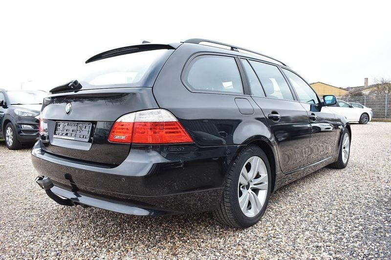 Gebraucht BMW 525 Lifestyle 197 PS (144 kW) 2009 Schwarz Kombi