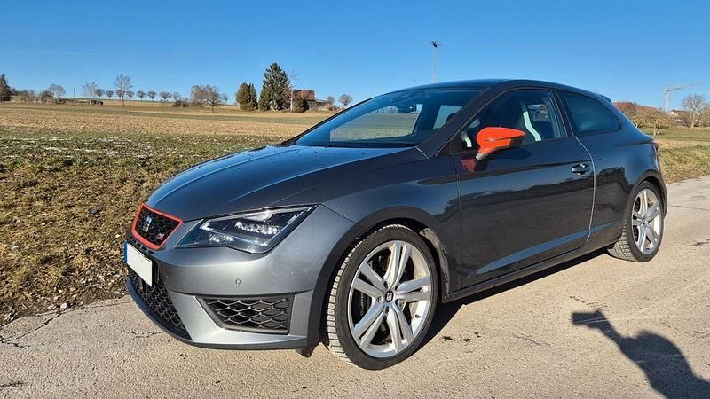 Grau Gebraucht 2015 Seat Leon SC CUPRA Kleinwagen | 14.400 € (Fairer Preis) - Bild 1/4