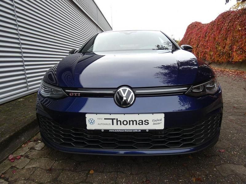 Gebraucht VW Golf VIII GTI 245 PS (180 kW) 2023 Atlantic blue (blau) Limousine
