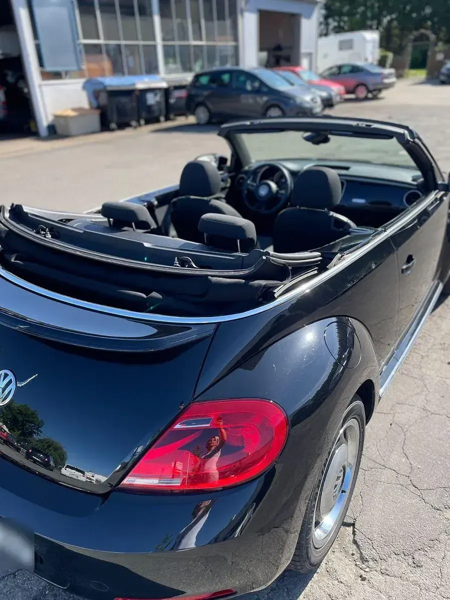 Gebraucht VW Beetle Cup 105 PS (77 kW) 2014 Schwarz Kleinwagen