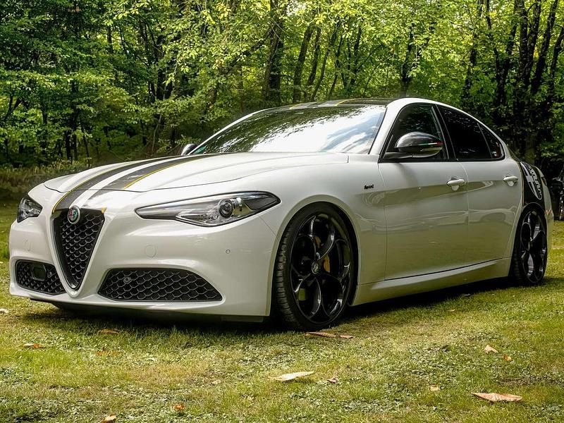 Weiß Gebraucht 2020 Alfa Romeo Giulia Super Limousine | 28.500 € (Etwas zu teuer) - Bild 1/4