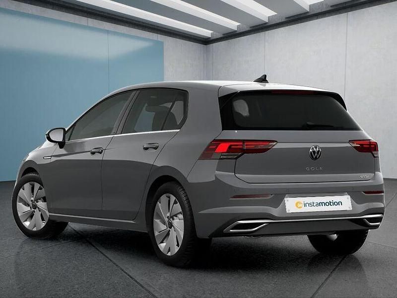 Gebraucht VW Golf VIII 131 PS (96 kW) 2024 Grau Kleinwagen