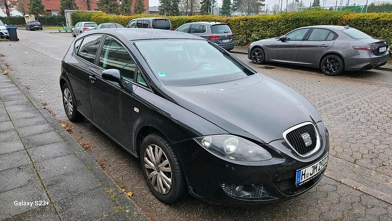 Schwarz Gebraucht 2008 Seat Leon Limousine | 2.700 € (Fairer Preis) - Bild 1/4