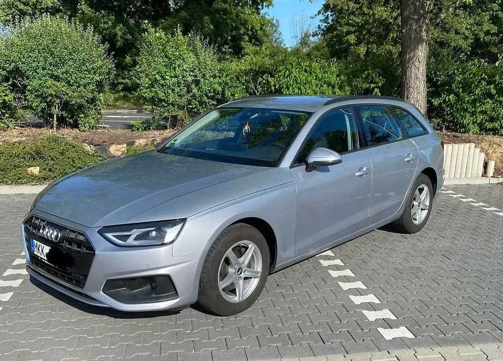 Gebraucht Audi A4 163 PS (119 kW) 2021 Silber Kombi