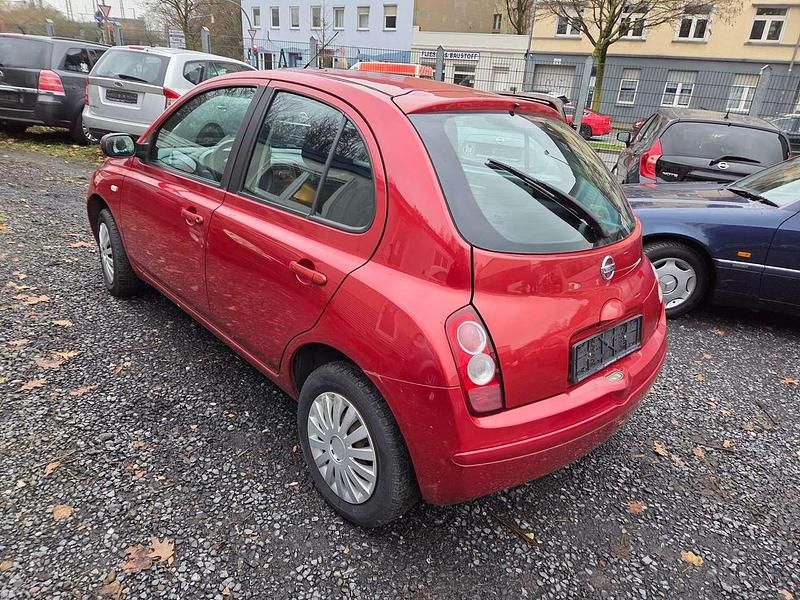 Gebraucht Nissan Micra 65 PS (47 kW) 2008 Emotion red (m) Kleinwagen