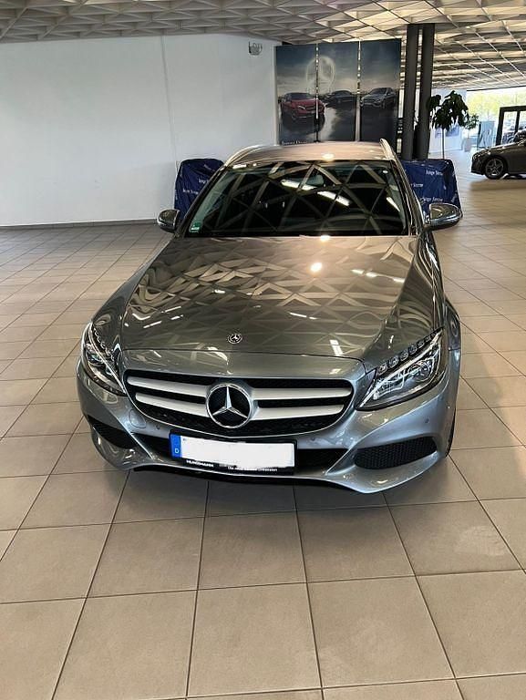 Grau Gebraucht 2017 Mercedes C220 Kombi | 17.000 € (Fairer Preis) - Bild 1/4