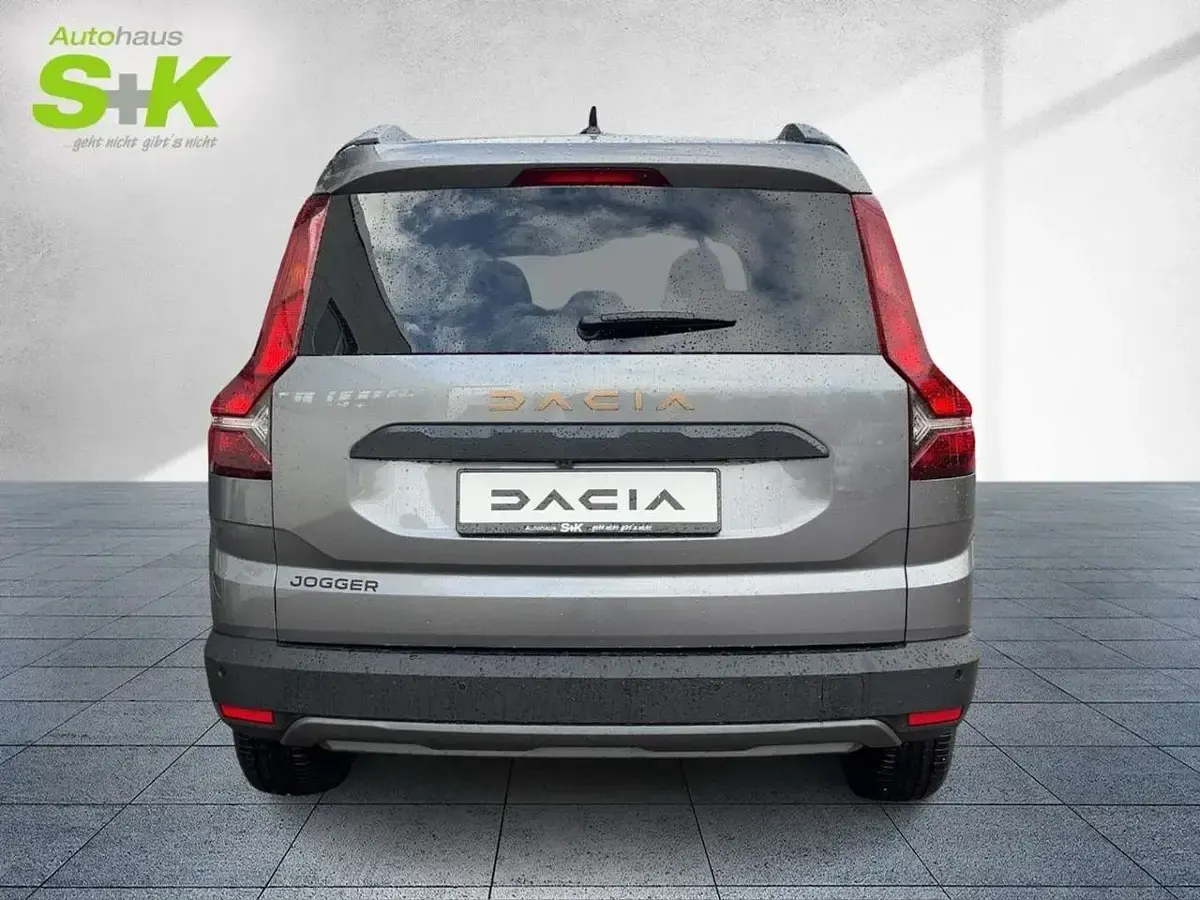 Gebraucht Dacia Jogger Extreme 91 PS (66 kW) 2025 Dolomitgrau metallic (grau) Van / Kleinbus