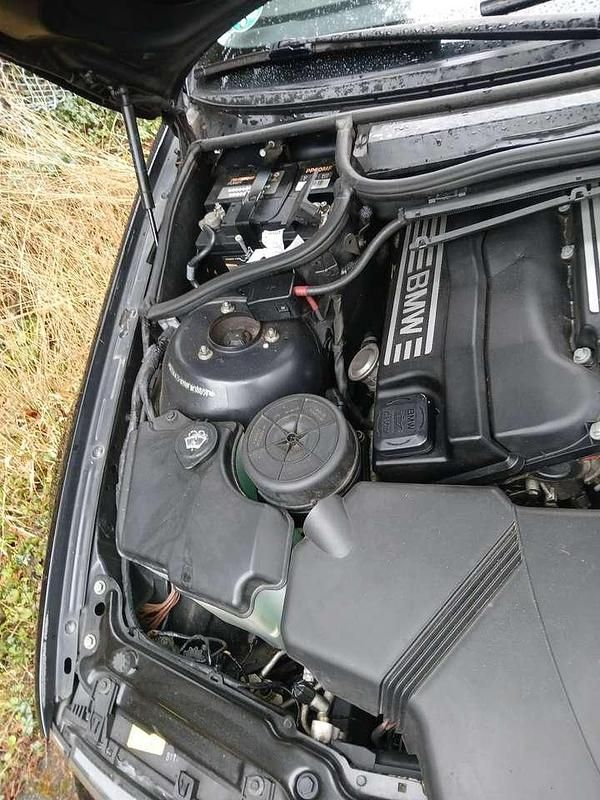 Gebraucht BMW 316 105 PS (77 kW) 2002 Schwarz Limousine