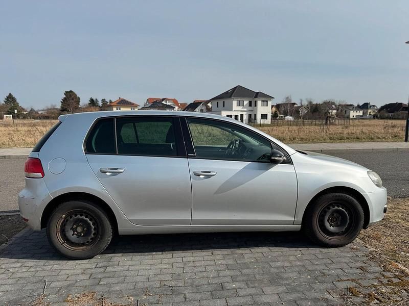 Gebraucht VW Golf VI Style 105 PS (77 kW) 2011 Silber Kleinwagen