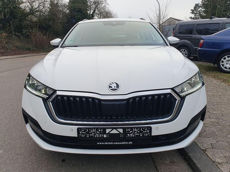 Gebraucht Skoda Octavia Ambition 150 PS (110 kW) 2022 Weiß Kombi