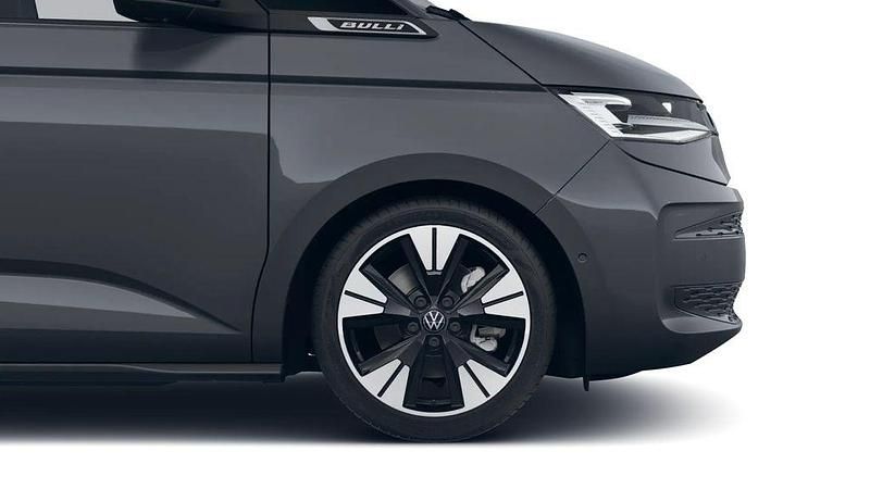 Gebraucht VW Multivan Life 150 PS (110 kW) 2026 Pure grey Van