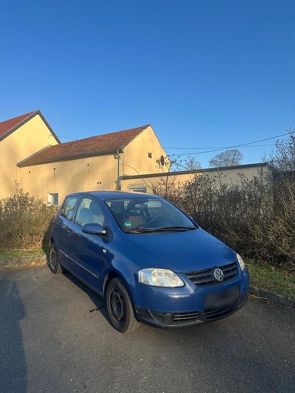 Gebraucht VW Fox 54 PS (39 kW) 2005 Blau Kleinwagen
