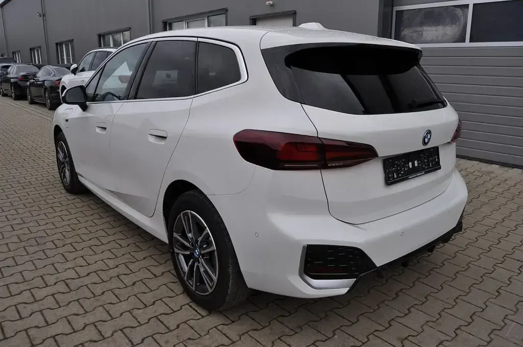 Gebraucht BMW 225 M Sport 245 PS (180 kW) 2022 Weiß Van / Kleinbus