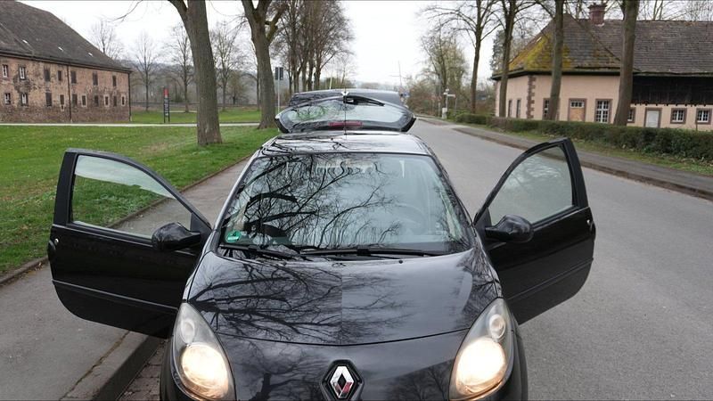 Second-hand Renault Twingo Dynamique 75 CP (55 kW) 2007 Negru Hatchback