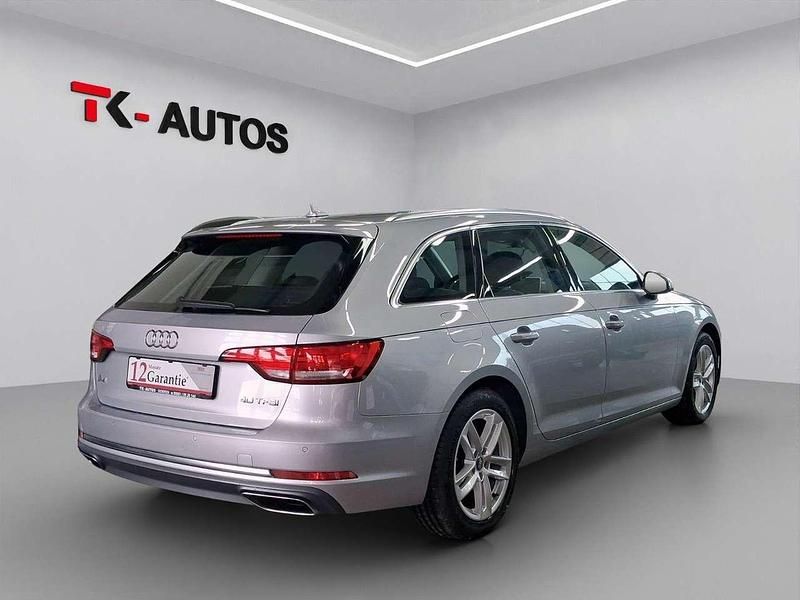 Gebraucht Audi A4 Sport 190 PS (139 kW) 2019 Florettsilber Kombi