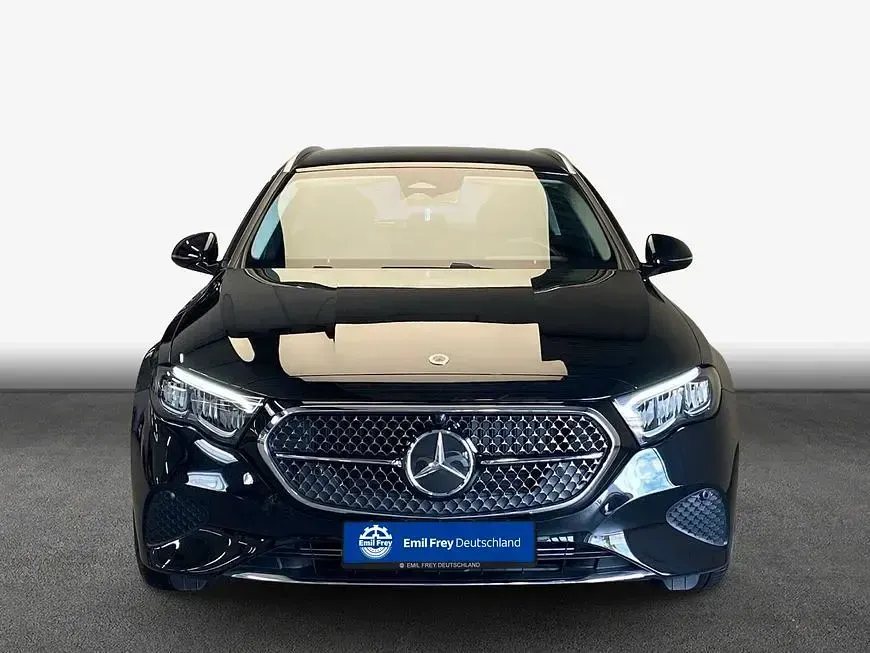 Gebraucht Mercedes E220 Advanced 197 PS (144 kW) 2025 Schwarz Kombi