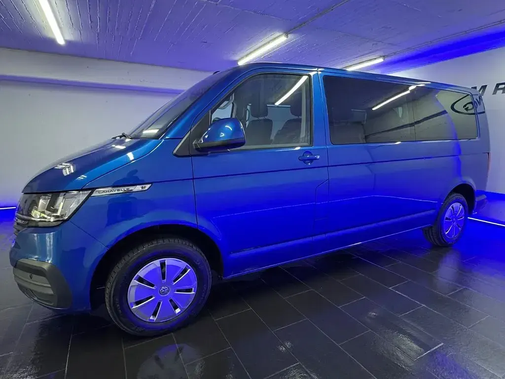 Gebraucht VW Caravelle Comfortline 150 PS (110 kW) 2021 Ravennablau metallic Van