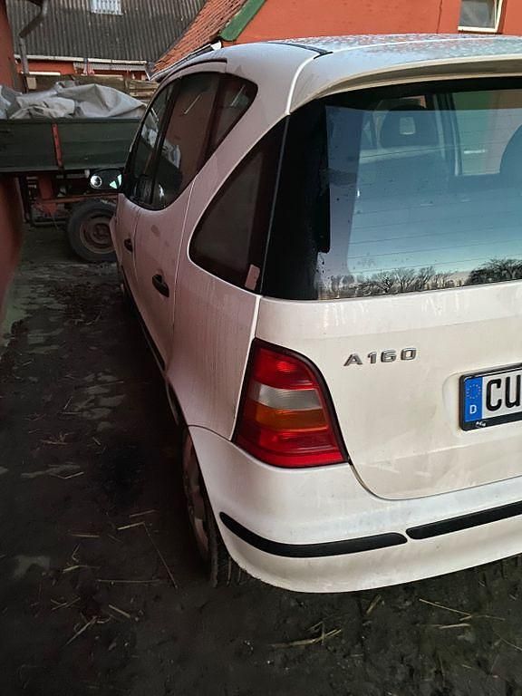 Weiß Gebraucht 2000 Mercedes A160 Classic Van / Kleinbus | 1.500 € (Fairer Preis) - Bild 1/4