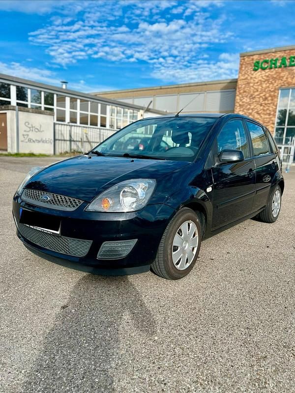 Schwarz Gebraucht 2008 Ford Fiesta Kleinwagen | 2.500 € (Etwas zu teuer) - Bild 1/4
