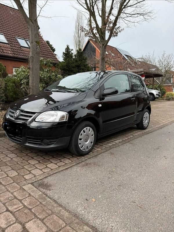 Gebraucht VW Fox 54 PS (39 kW) 2009 Schwarz Kleinwagen