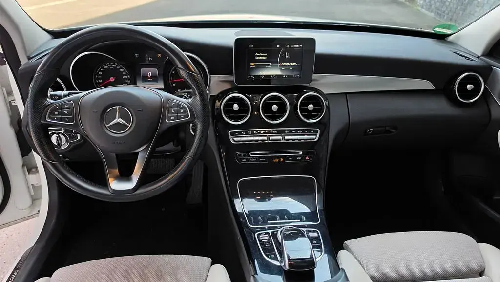 Gebraucht Mercedes C200 184 PS (135 kW) 2015 Weiß Limousine