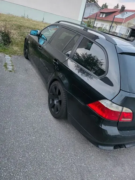 Gebraucht BMW 525 Performance 177 PS (130 kW) 2007 Schwarz Kombi