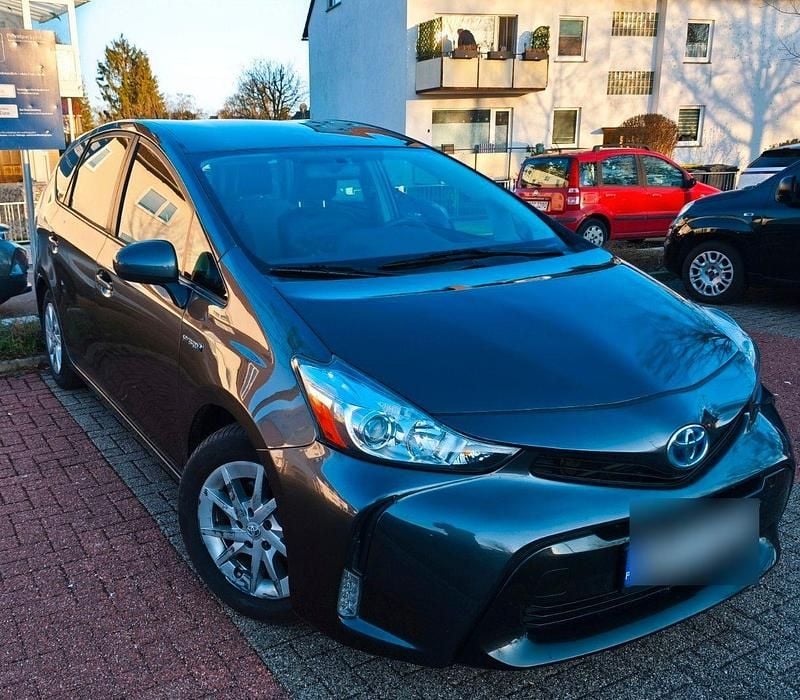 Grau Gebraucht 2015 Toyota Prius Comfort Kleinwagen | 10.500 € (Fairer Preis) - Bild 1/4