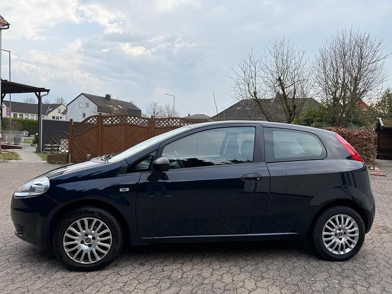 Gebraucht Fiat Punto Active 65 PS (47 kW) 2009 Blau Kleinwagen