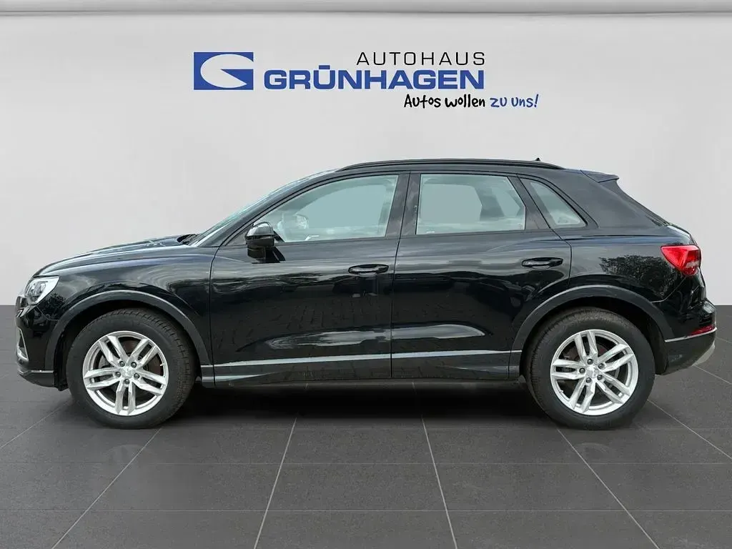 Gebraucht Audi Q3 Ambiente 190 PS (139 kW) 2024 Mythosschwarz (metallic) SUV