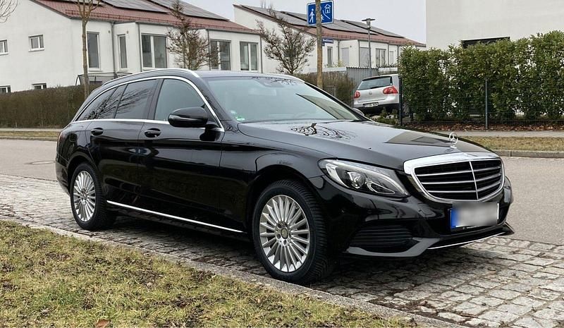 Schwarz Gebraucht 2016 Mercedes C180 Exclusive Kombi | 17.900 € (Fairer Preis) - Bild 1/4