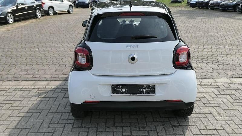 Gebraucht Smart ForFour 71 PS (52 kW) 2018 Weiß Kleinwagen