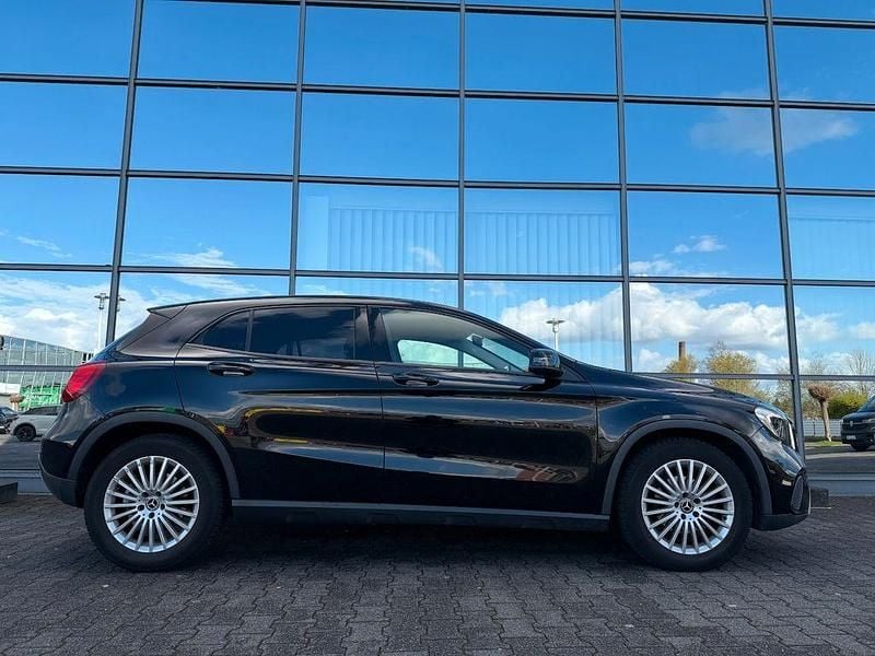 Gebraucht Mercedes GLA180 AMG 109 PS (80 kW) 2018 Schwarz SUV