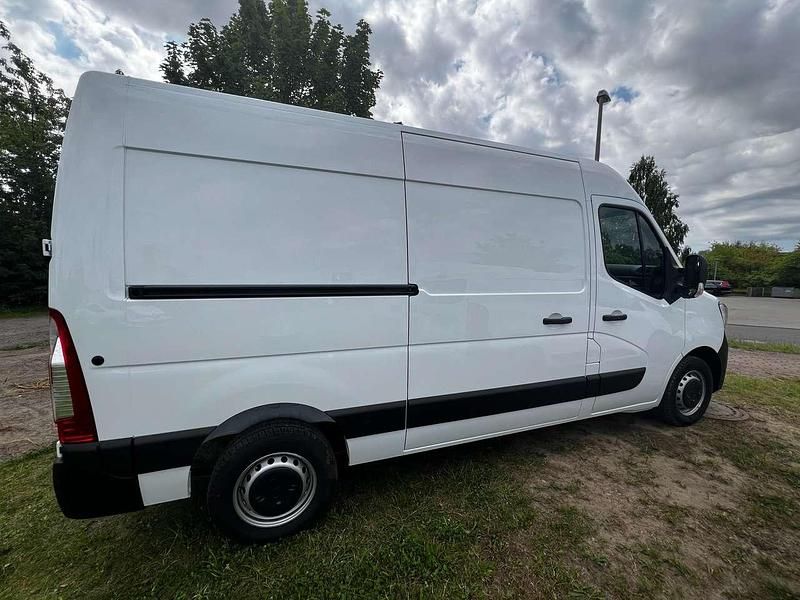 Gebraucht Renault Master 135 PS (99 kW) 2023 Mineralweiß Van