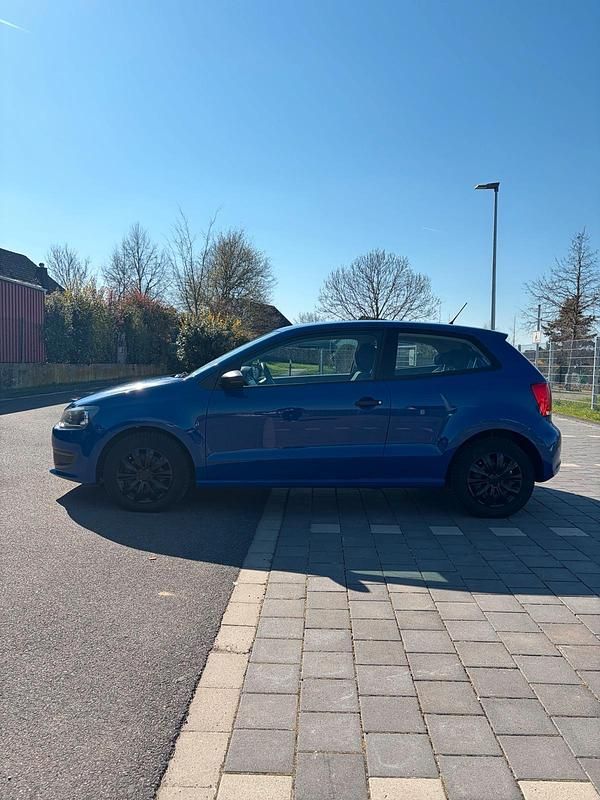 Gebraucht VW Polo 60 PS (44 kW) 2011 Blau Kleinwagen